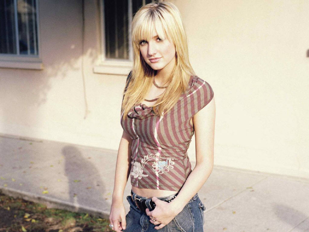 Ashlee Simpson 8